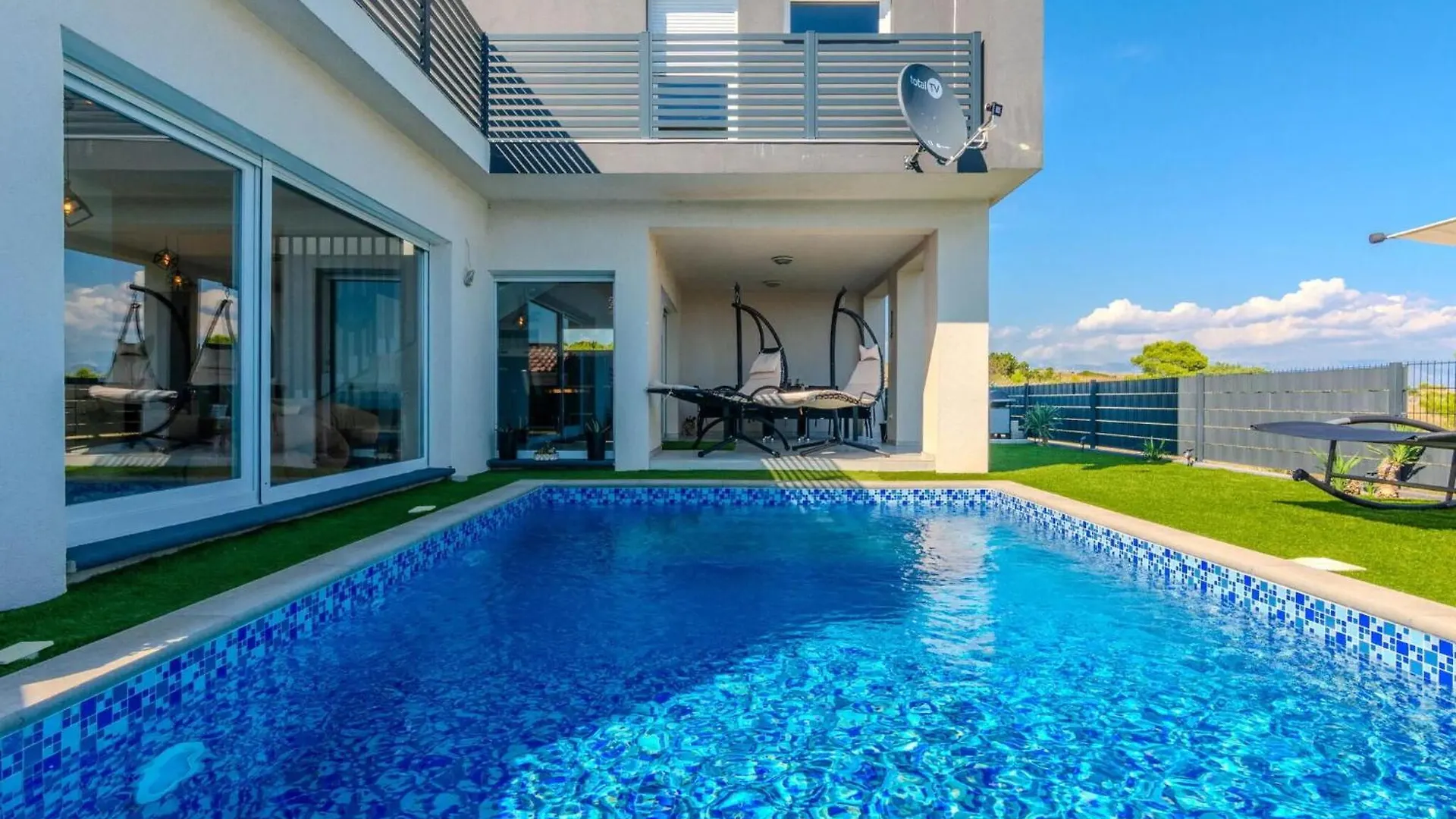 Amazing Home In Vir With House Sea View 克罗地亚